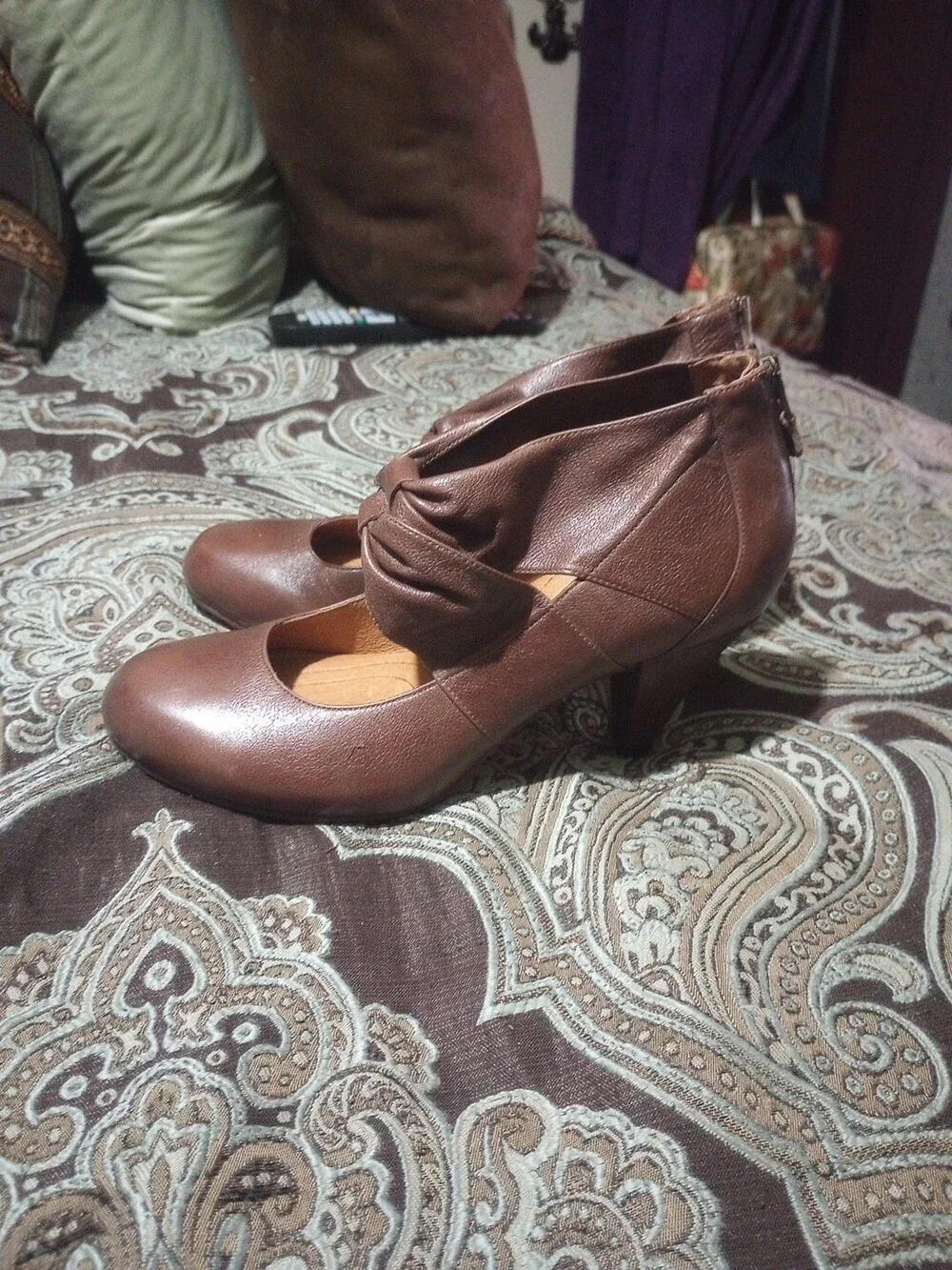 Indigo by Clarks Brown Leather Mary Jane Heeled Leather Shoes Size 7M Bow Retro